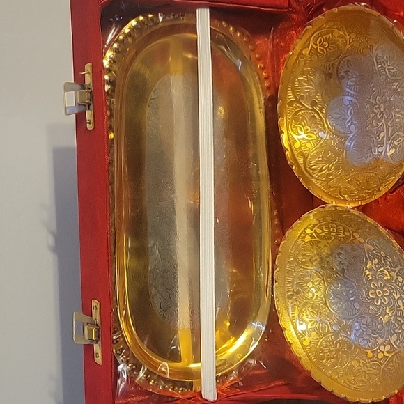 Vintage Traditional India Brass Decorative Bowl Set Red Velvet Box - Picture 5 of 11